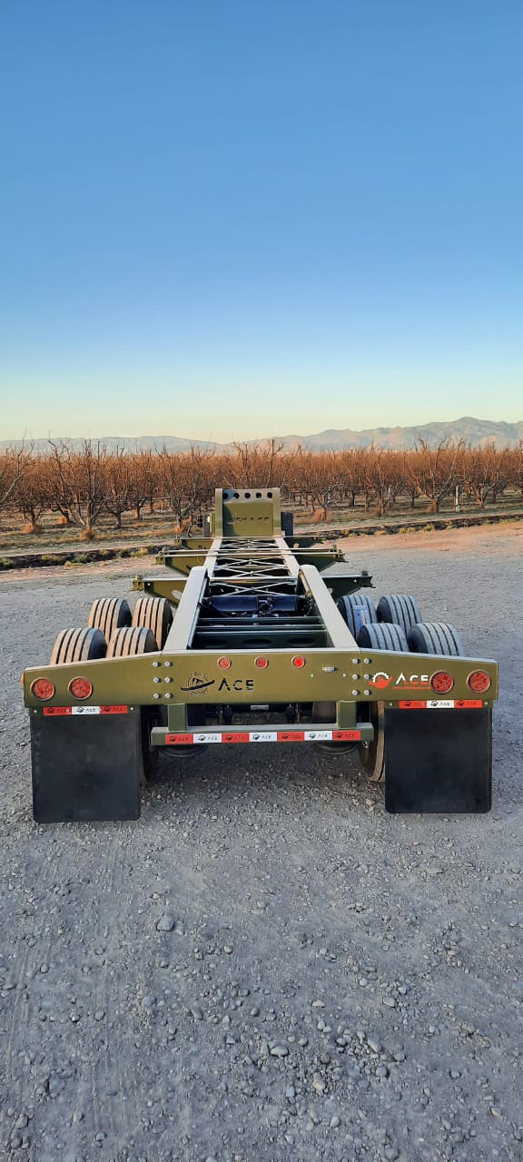 ACE TD488 Sand Chassis Trailer, Dark Green, Back View