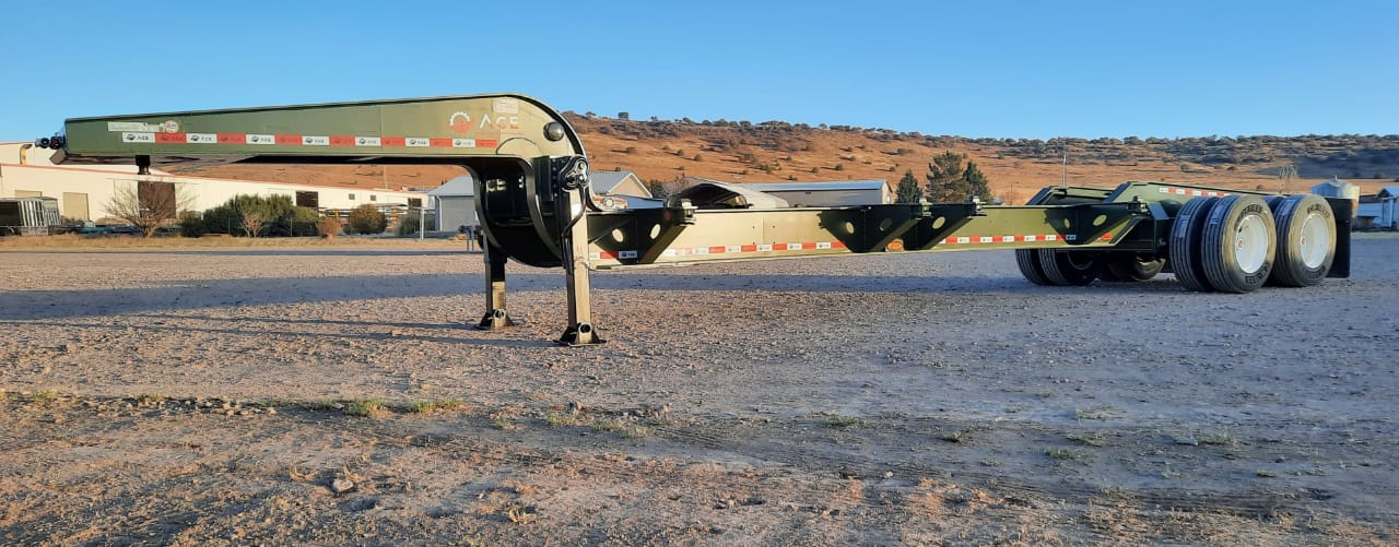 ACE TD488 Sand Chassis Trailer, Dark Green, Front-Side View