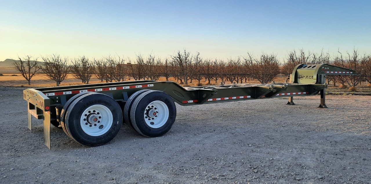 ACE TD488 Sand Chassis Trailer, Dark Green, Side View